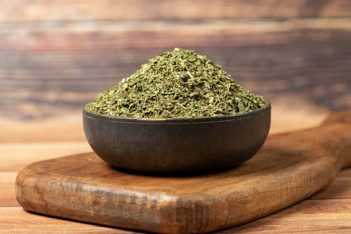 نعنا خشک کاملاً طبیعی بدون مواد افزودنی